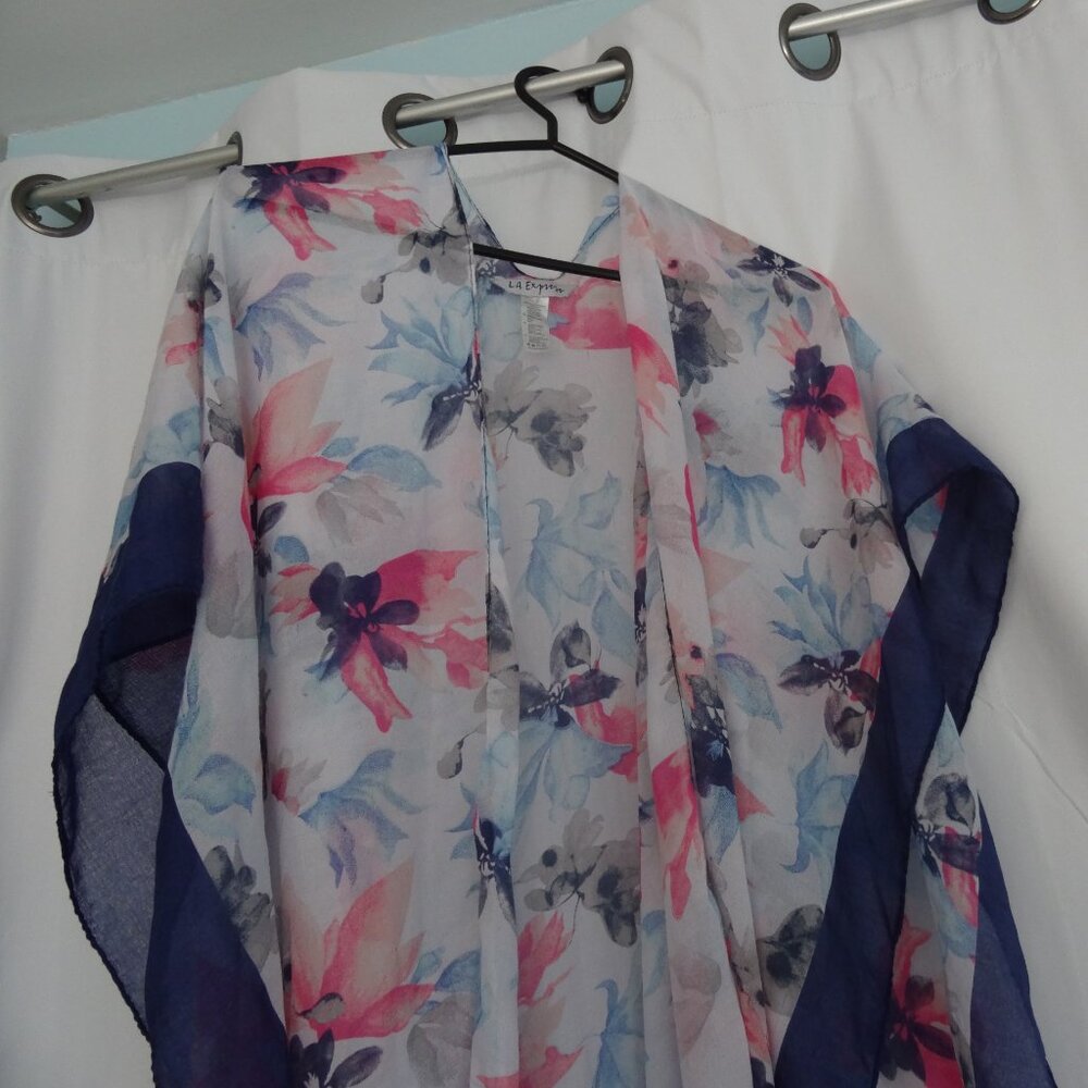womens shawl/cover up floral pattern OS brand new
